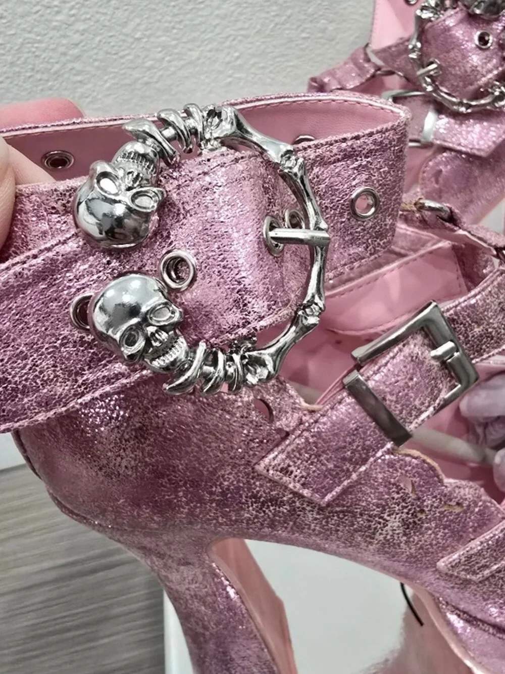 Ellie ✦ DAPHNE Pink Chunky Platform Heels ✦ Metallic Skull Buckle Size 9 NWT